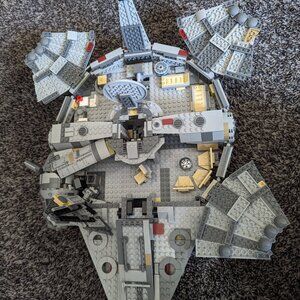 LEGO Star Wars Millennium Falcon 75257 - USED No minifigs